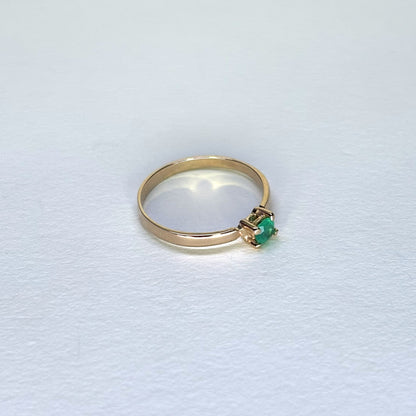 Anillo de oro de 18k con esmeralda natural colombiana