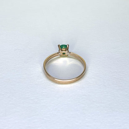 Anillo de oro de 18k con esmeralda natural colombiana