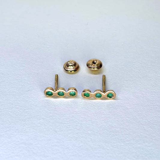 Aretes de oro de 18K con 3 esmeraldas  naturales